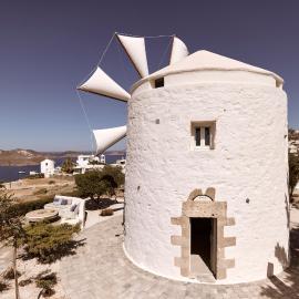 Windmill Karamitsos since 1859, מלון בטריפיטי
