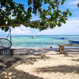Blue House Backpackers Siquijor, hotel u gradu 'San Juan'
