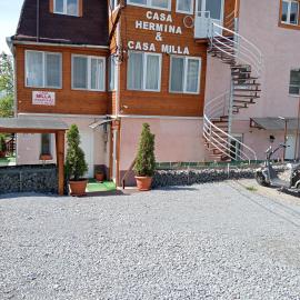 Casa Hermina, хотел в Совата