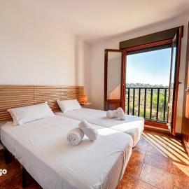 Spacious Townhouse - Private Patio Oasis - FRE01, hotell sihtkohas Ayamonte