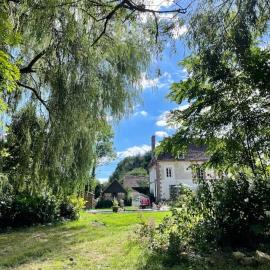 Belle maison de famille Perche avec piscine, hótel í Planches
