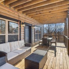 Embrace the Wild at the "Rustic Bear" Your Cozy Cabin Escape!