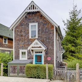 Wave Chasers Refuge by Seabrook Hospitality