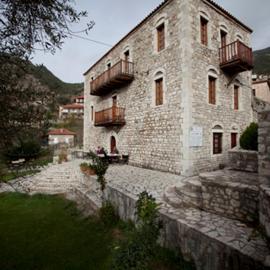 Theoni's House, hótel í Dhímitra
