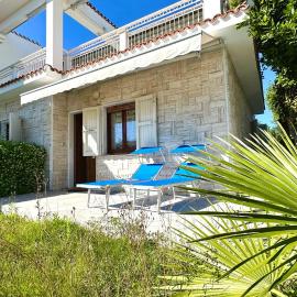 M404 - Marcelli, trilocale con giardino a due passi dal mare, ξενοδοχείο σε Marcelli