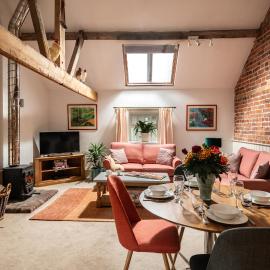 The Old Dairy, Heritage Escapes, Field House Farm، فندق في Bempton