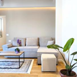 Villa with Garden & Balcony