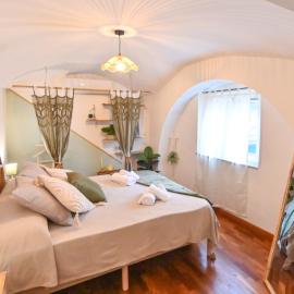 De Natura Partenope - Boutique Home