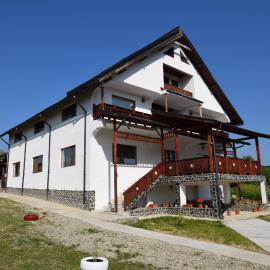 La Radacini, hotel Horezuban