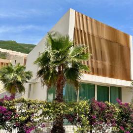 Villa Central Palms, ξενοδοχείο σε Palasë