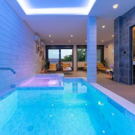 Terra Maiorum-Apartments with heated pool and water massage