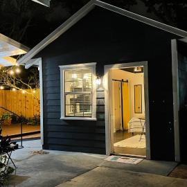Lovely Spacious Guesthouse in Mills 50 District, hotel in Orlando