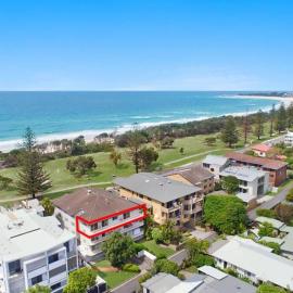 Marine Mirage - 2 Bedroom Apartment with Beachfront Vibes