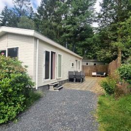 NIEUW Gezellig gemoderniseerd chalet op de Veluwe, hotel v destinaci Putten