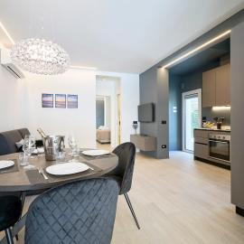 Luxury Home Ceccarini - Lungomare con parcheggio privato, hotel a Riccione