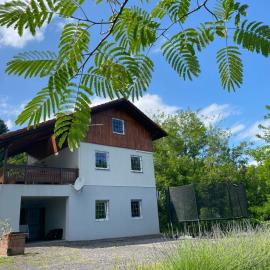 Ginkgo House, hotel in Kehidakustány