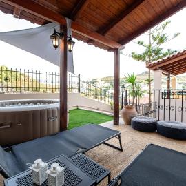 Goelia house sea view with private jacuzzi, hotel in Agia Pelagia