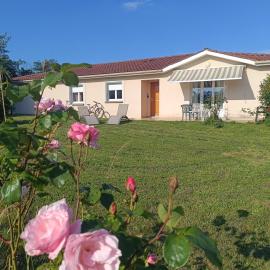 Belle maison sur la Voie Verte, Mâcon-Cluny, 6 personnes, Hotel in Charnay-lès-Mâcon
