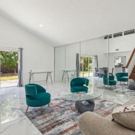 Spacious 3BR Villa in Miami with Fenced Backyard, hotel in Miami