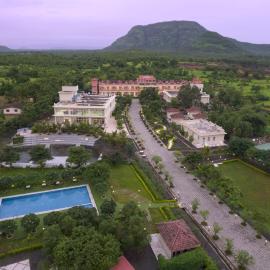Viesnīca juSTa Rudra Resort & Spa, Kolad pilsētā Kolāda