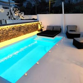 The Magic Luxury Cave Suites, hotelli kohteessa Santorini
