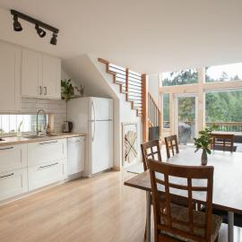 Le Chalet Waterfront Retreat, hotel en Ucluelet