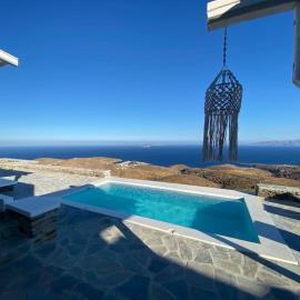 Villa with private pool and exceptional sea view