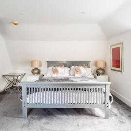 The Secret, Stylish & Spacious En Suite in Blandford Forum, Dorset
