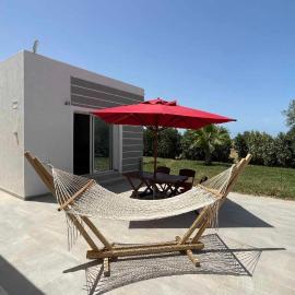 Magnifique Bungalow avec Piscine à Djerba, Hotel in Houmt Souk
