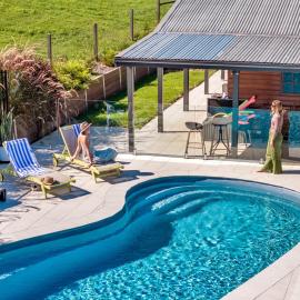 The Hideaway - Chic Farmhouse 15min to beaches