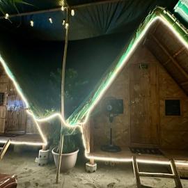 Seasure Beach Resort's Twinnie, hotell i Sindol