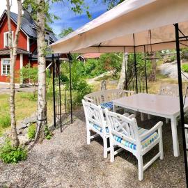 Vaxholm Skarpö archipelago island living with car access