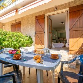 Apartment Le Lido-3 by Interhome