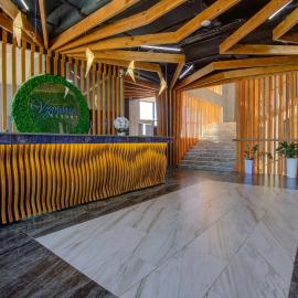 Vzmorie Resort Hotel, hotel en Bosteri