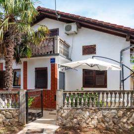 2 Bedroom Lovely Apartment In Krusevo