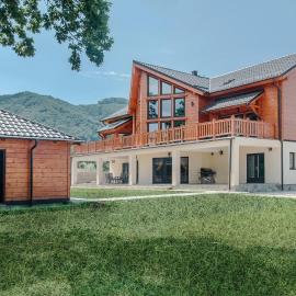 Transylvania Mountain Chalet