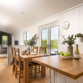 Diamond Lodge - Pets Allowed - Hot Tub - Free WiFi & Parking