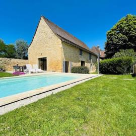 Maison"Charme"Piscine"Domme, hotelli kohteessa Domme