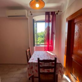 Crveni apartman