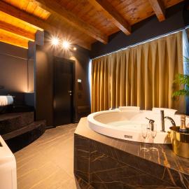 Cinquanta Sfumature Luxury Suites, hotel in Cassano delle Murge