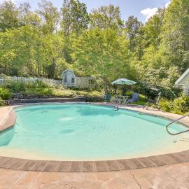 Sparrow Bush Retreat w/ Pool & Screened Porch