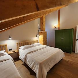 Guesthouse Te Avllia, hotel u gradu 'Këlcyrë'