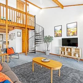 8 Cottesloe Steps to beach - sleeps 3