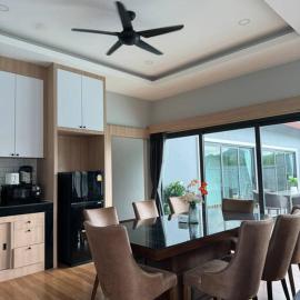 Sun Ray Private Pool villa 3 bed, hotel di Ao Nang 