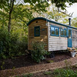 Oak Tree Shepherds Hut Chatsworth Estate, hotel a Baslow