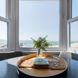 Modern Sea View Apartment, hotel in Aberdyfi