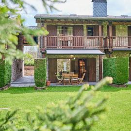 Cal Vaquer de Bor, hotel u gradu Bor
