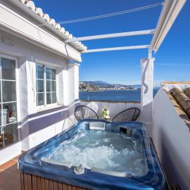 Precioso adosado con jacuzzi en Marina del Este, hotel Almuñécarban