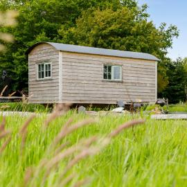 The Witterings Shepherds’ Hut, hotel in West Wittering