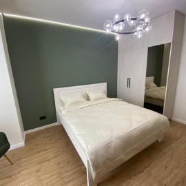 Relax apartment стильні апартаменти біля озера авторський ремонт, hotelli kohteessa Rivne